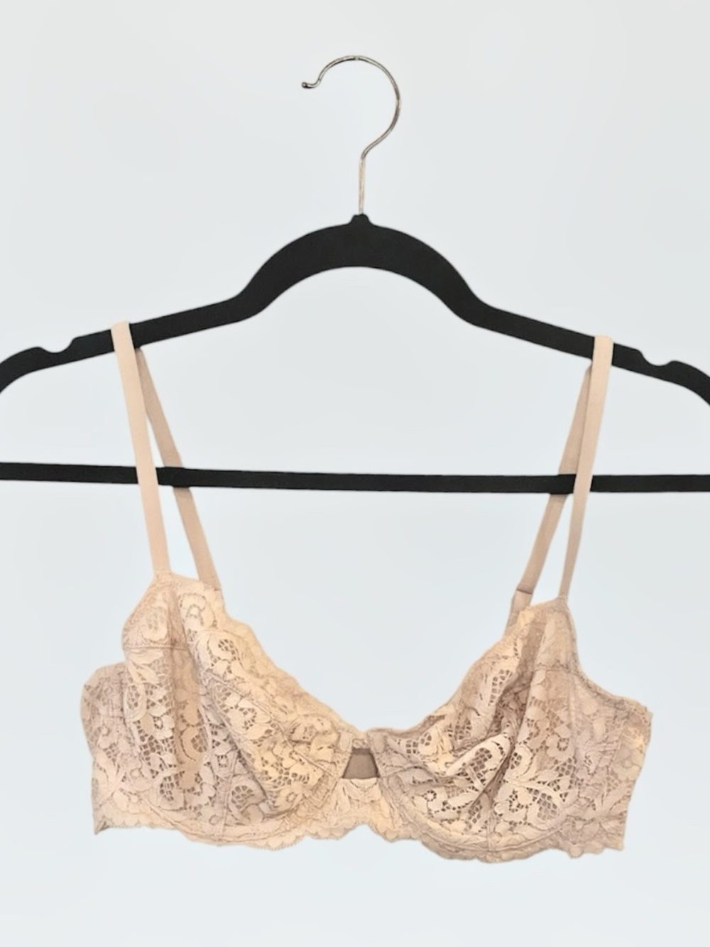 Victoria’s Secret Light Beige Underwire Lacy Bra Size 34C
